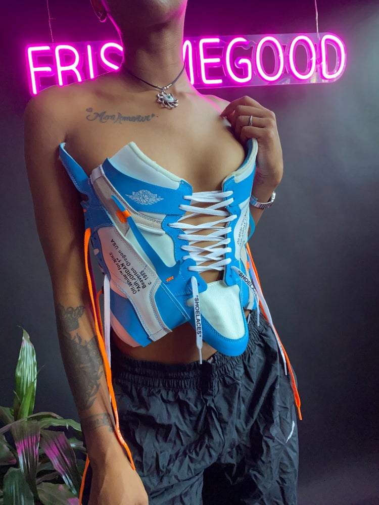 FRISKMEGOOD AJ-1 X 0FF WHIT£ SNEAKER CORSET