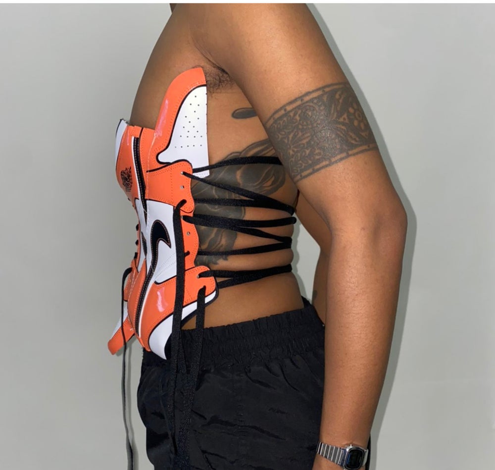 FRISKMEGOOD AJ-1 TURF ORANGE SNEAKER CORSET