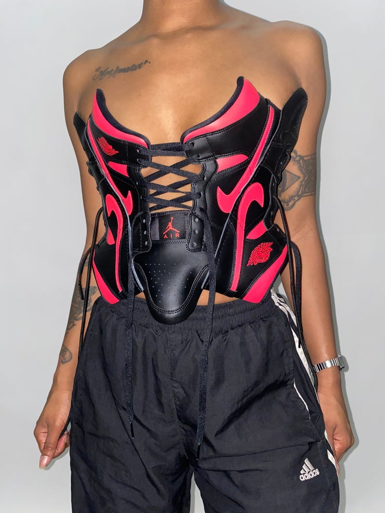 FRISKMEGOOD AJ-1 SIREN RED SNEAKER TOP