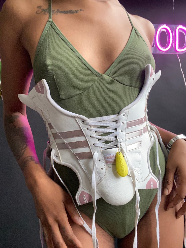 FRISKMEGOOD THREE STRIPE CLOUD FOAM SNEAKER CORSET