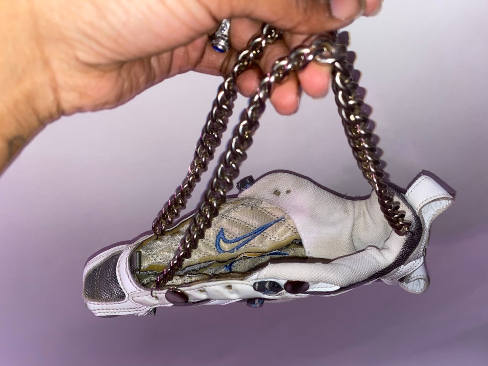 FRISKMEGOOD SNEAKER CLUTCH