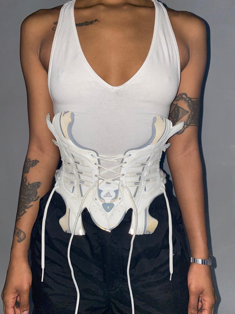 FRISKMEGOOD THREE STRIPE RETRO SNEAKER CORSET