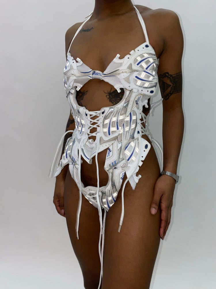FRISKMEGOOD SNEAKER BODYSUIT