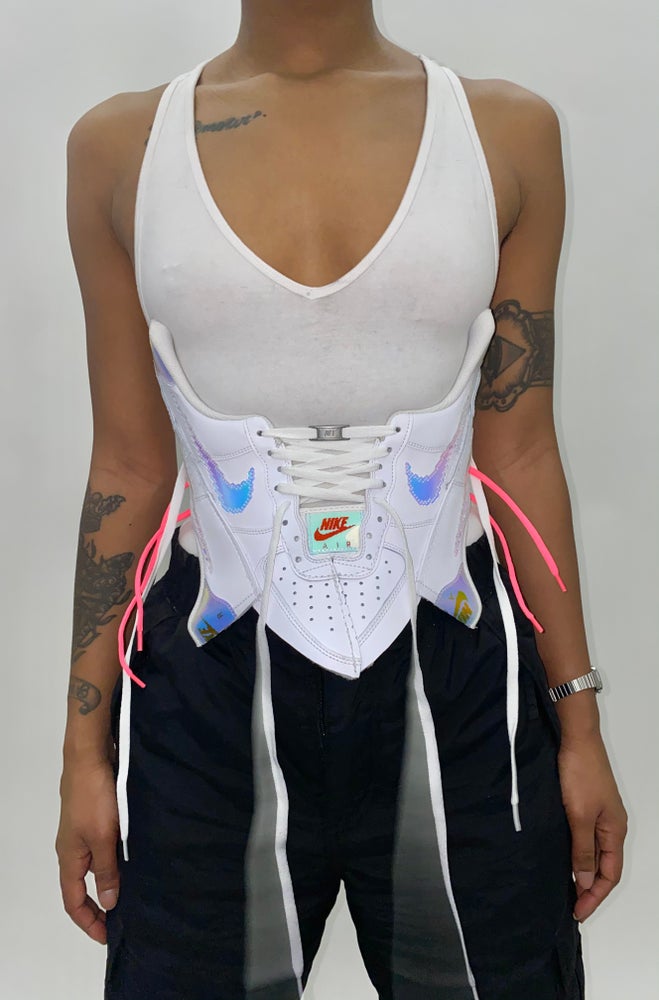 FRISKMEGOOD ‘07 LV8 SNEAKER CORSET